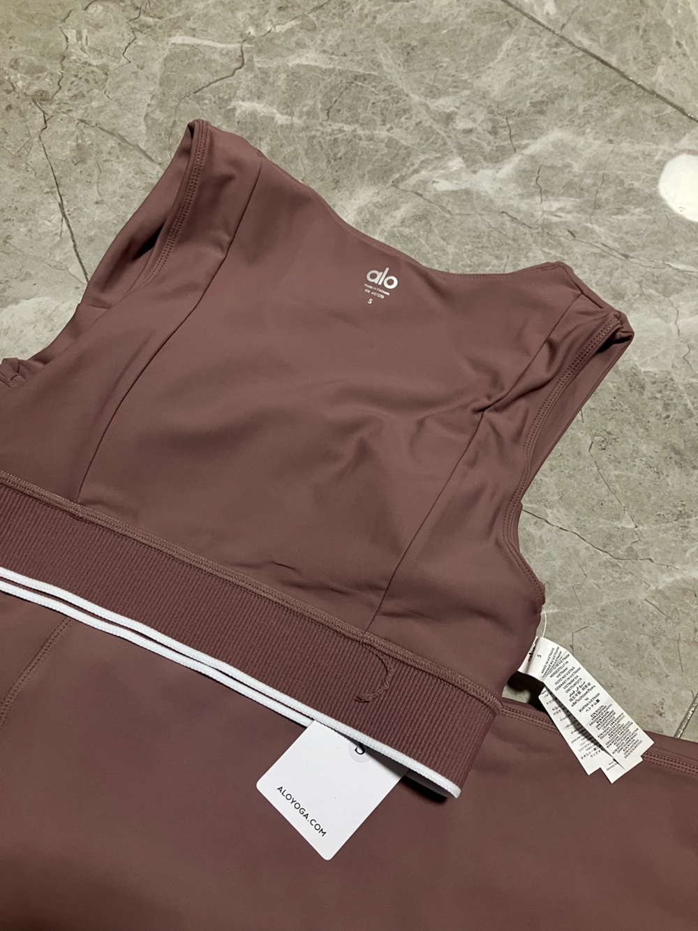 ALO Yoga Mauve Brown Sports Bra with White Trim - Picture 4 of 6